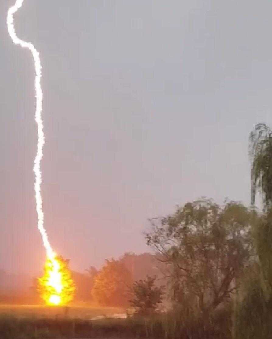 Lightning Strike Captured 